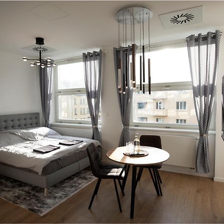 Luxury Apartment In City Centrum By Ota Group Bratislava Exterior foto